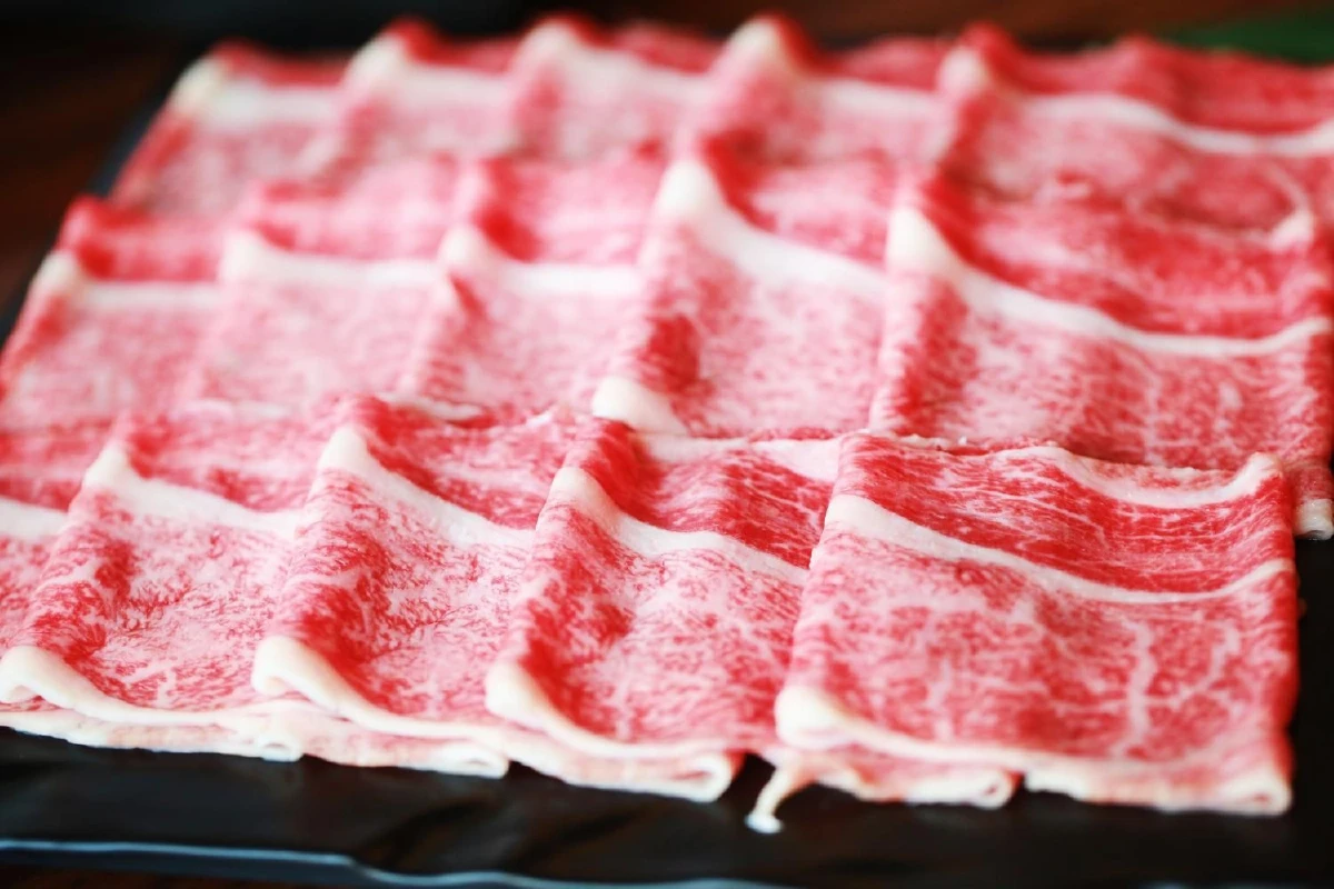 AKIYOSHI ญี่ปุ่นจัดเต็มทั้งชาบู-สุกี้-ปิ้งย่าง ท่ามกลางบรรยากาศร่วมสมัยใกล้รถไฟฟ้า