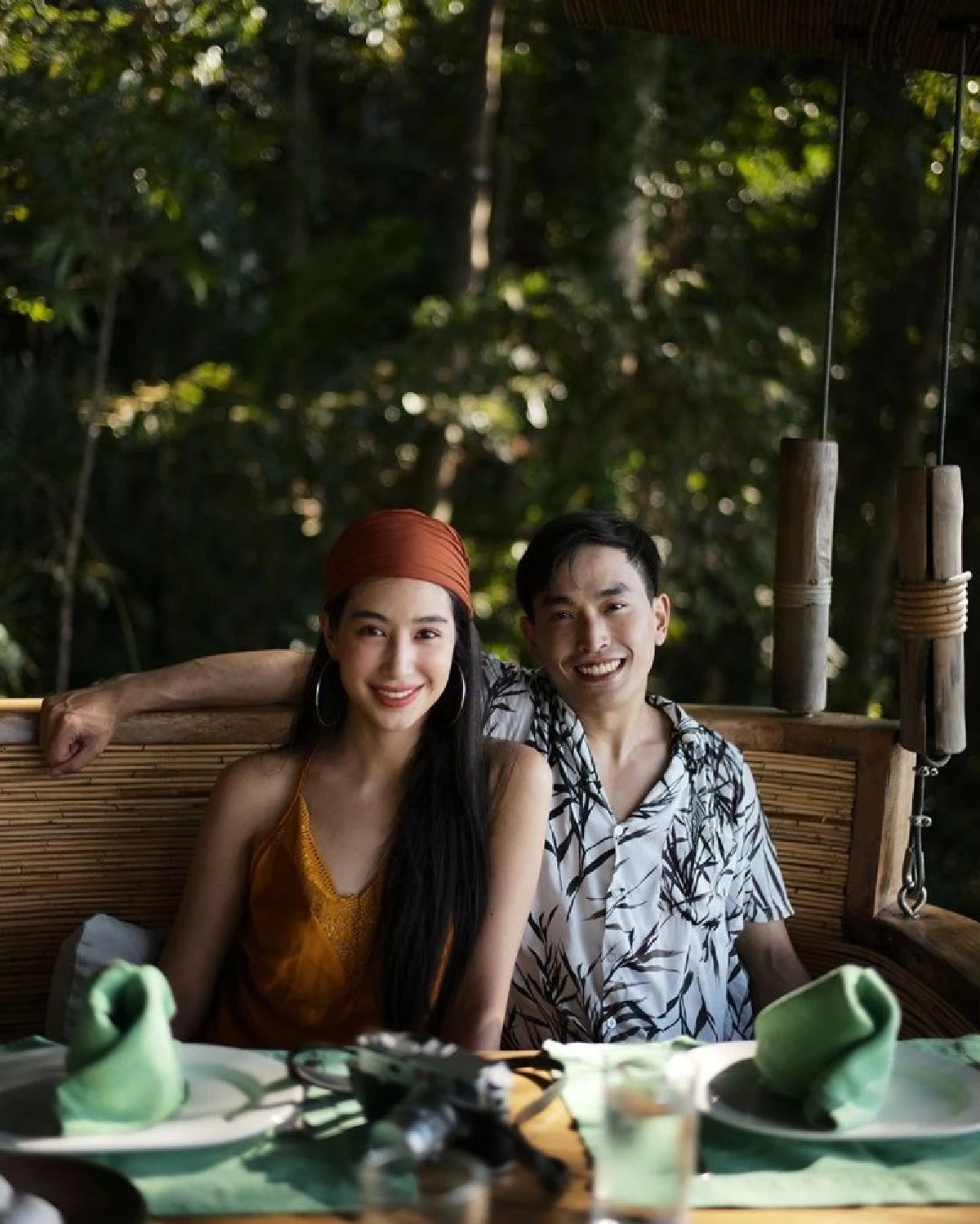 หอมความรัก! ใหม่-มิ้นต์ แท็กทีมหวานใจ เต๋อ-ภูผา สวีทคลายร้อนที่เกาะกูด