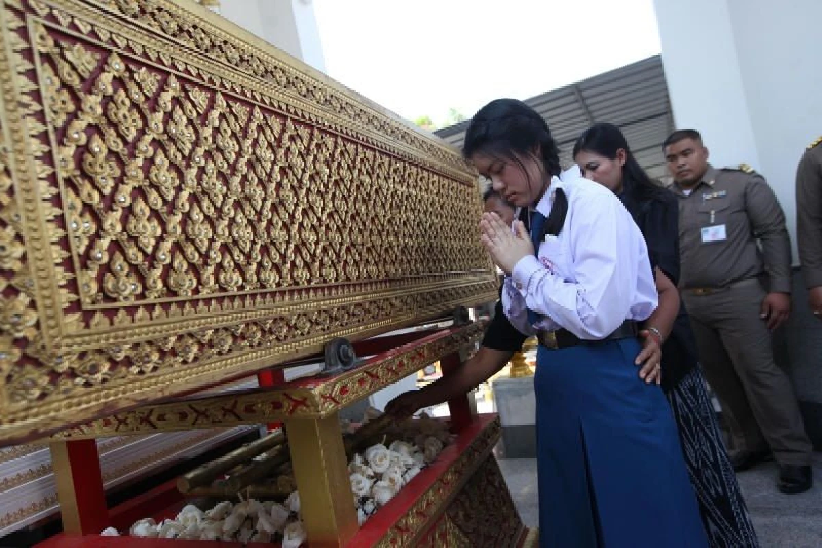 ร.10ทรงรับลูกสาวรองผกก.เหยื่อเสี่ยเบนซ์เมาขับเป็นผู้ป่วยในพระราชานุเคราะห์