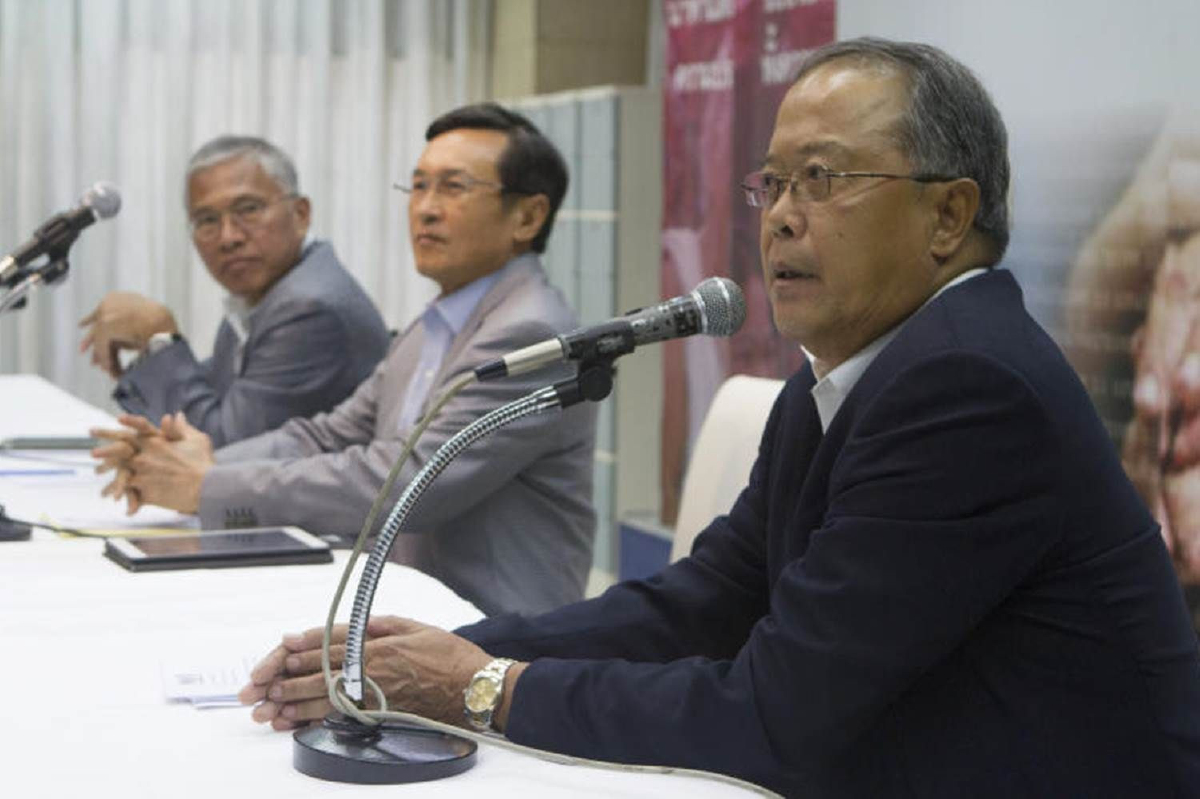 ยังไม่ทันเข้าสภา!เพื่อไทยดันว่าที่ส.ส.ชิงเสนอญัตติแก้รธน. ยังไม่ทันเข้าสภา!เพื่อไทยดันว่าที่ส.ส.ชิงเสนอญัตติแก้รธน.