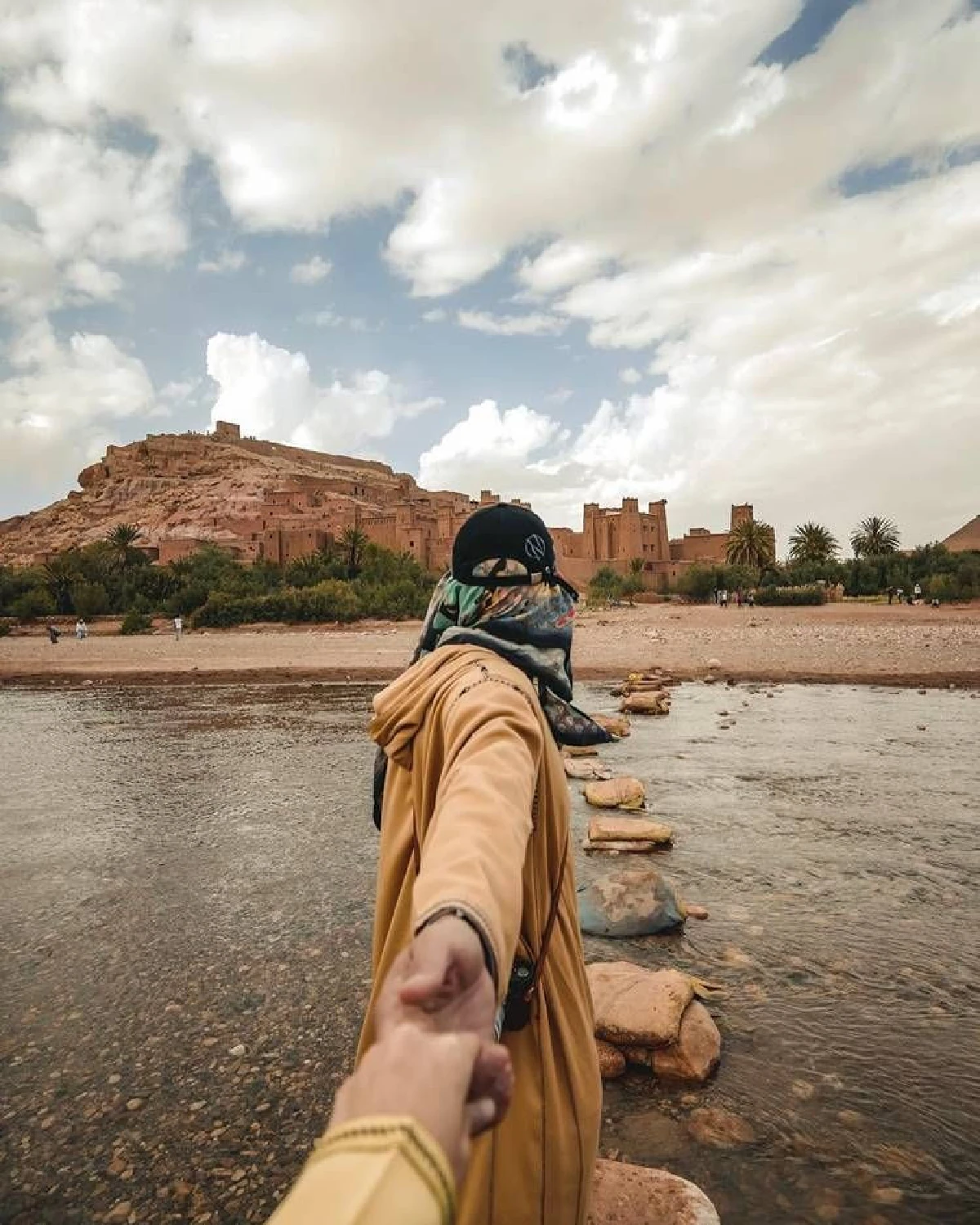 ทริปหวานแฟชั่นจัดเต็ม! แก้ว-โทนี่ ควงคู่สวีทกลางทะเลทรายซาฮารา