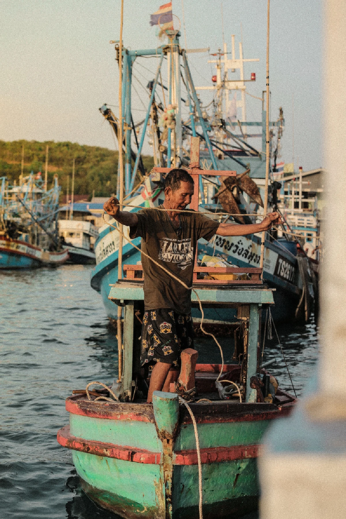 ผู้อุทิศชีวิตเพื่อร่างไร้วิญญาณ "ลุงยุ้ย สัปเหร่อแห่งท้องทะเล"