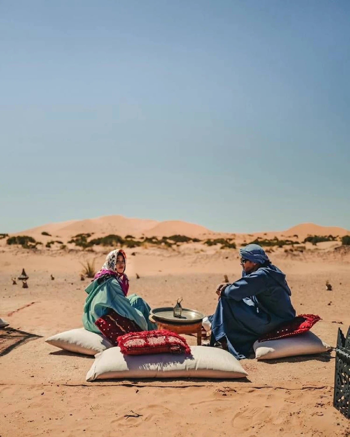 ทริปหวานแฟชั่นจัดเต็ม! แก้ว-โทนี่ ควงคู่สวีทกลางทะเลทรายซาฮารา