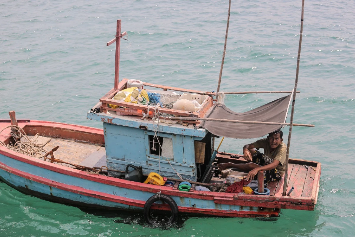 ผู้อุทิศชีวิตเพื่อร่างไร้วิญญาณ "ลุงยุ้ย สัปเหร่อแห่งท้องทะเล"