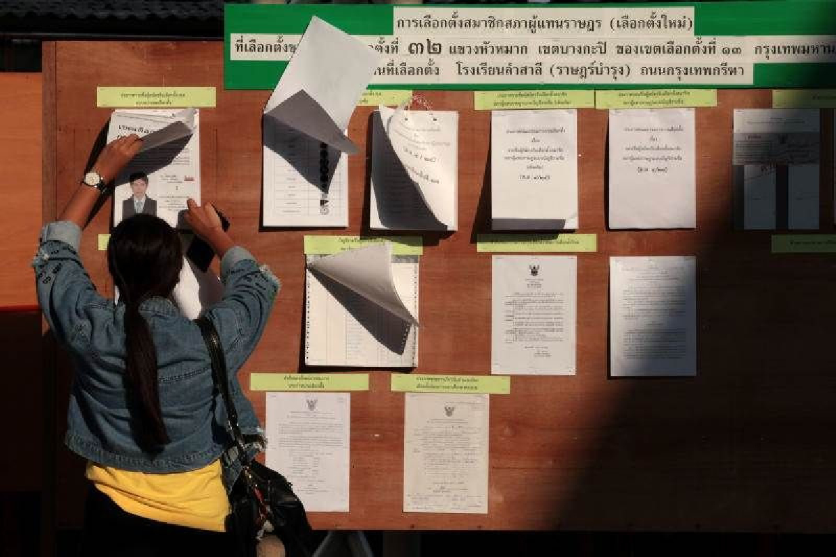 ตรวจคะแนนเลือกตั้งใหม่ 6 หน่วยเลือกตั้ง 5 จังหวัด ตรวจคะแนนเลือกตั้งใหม่ 6 หน่วยเลือกตั้ง 5 จังหวัด