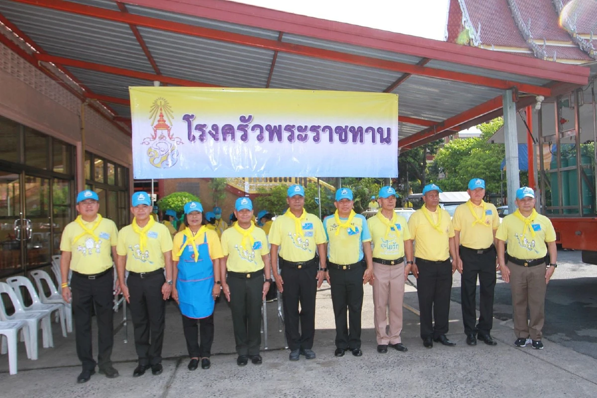 ประชาชนจิตอาสาพร้อมใจพัฒนาคลองเปรมประชากรให้ใสสะอาด