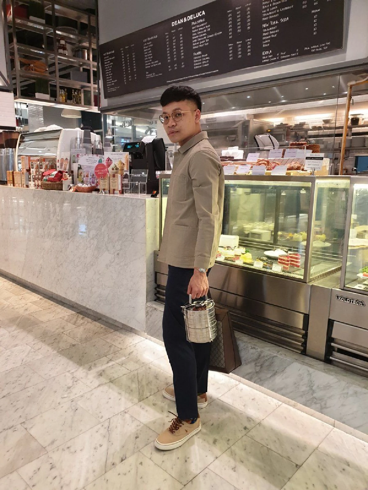 ครูลูกกอล์ฟ เผยภาพกับปิ่นโตคู่ใจ พกจนเป็นนิสัยดีต่อโลกและตัวเอง