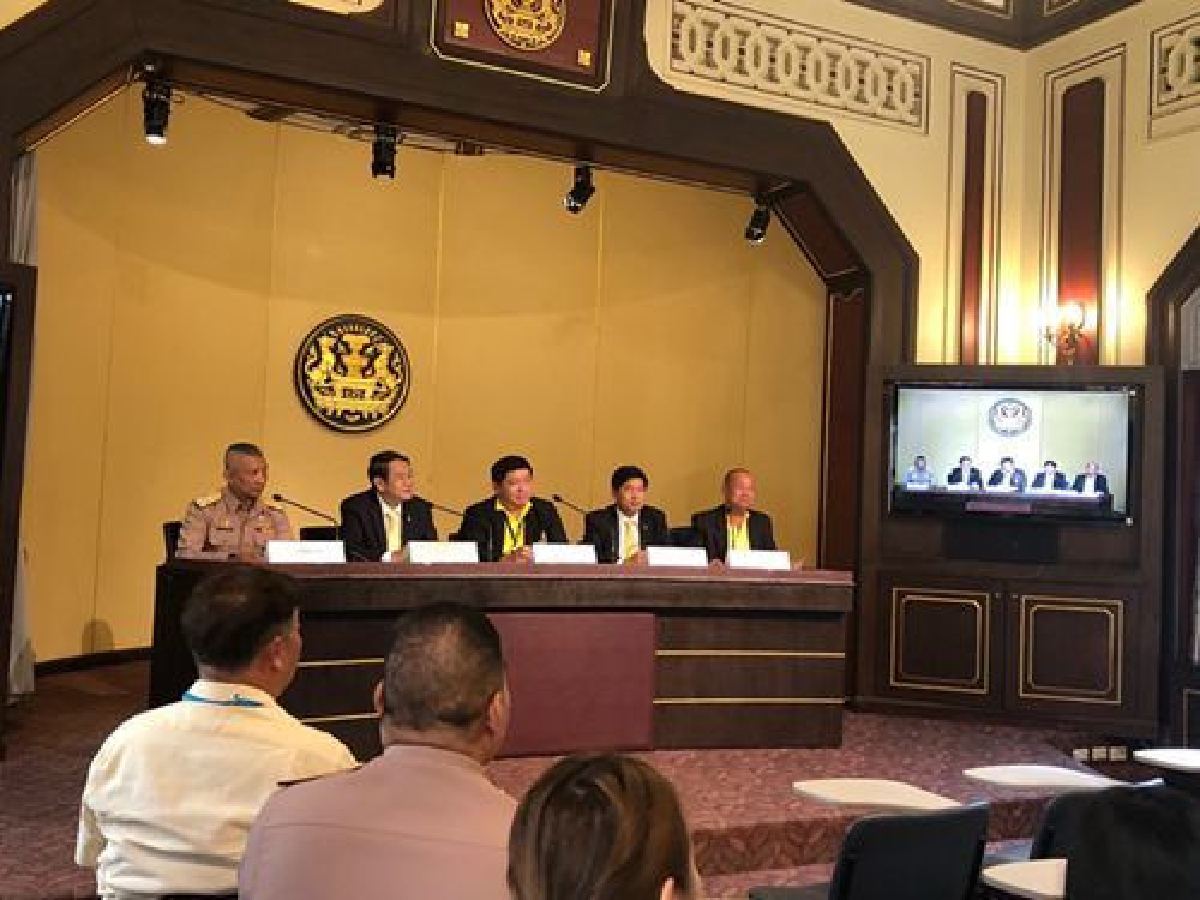 เร่งเครื่อง 4 บิ๊กโปรเจ็ค บูมลงทุนอีอีซี6.5แสนล้าน ดันจีดีพีโต1% เร่งเครื่อง 4 บิ๊กโปรเจ็ค บูมลงทุนอีอีซี6.5แสนล้าน ดันจีดีพีโต1%