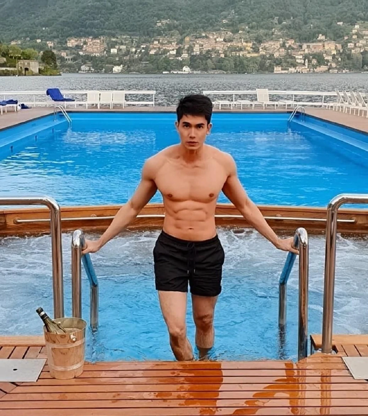 หุ่นแซ่บมาก! ป๊อบ คำเกษม เซ็กซี่เต็มสิบคู่ปรับชุดว่ายน้ำของ อั้ม พัชราภา