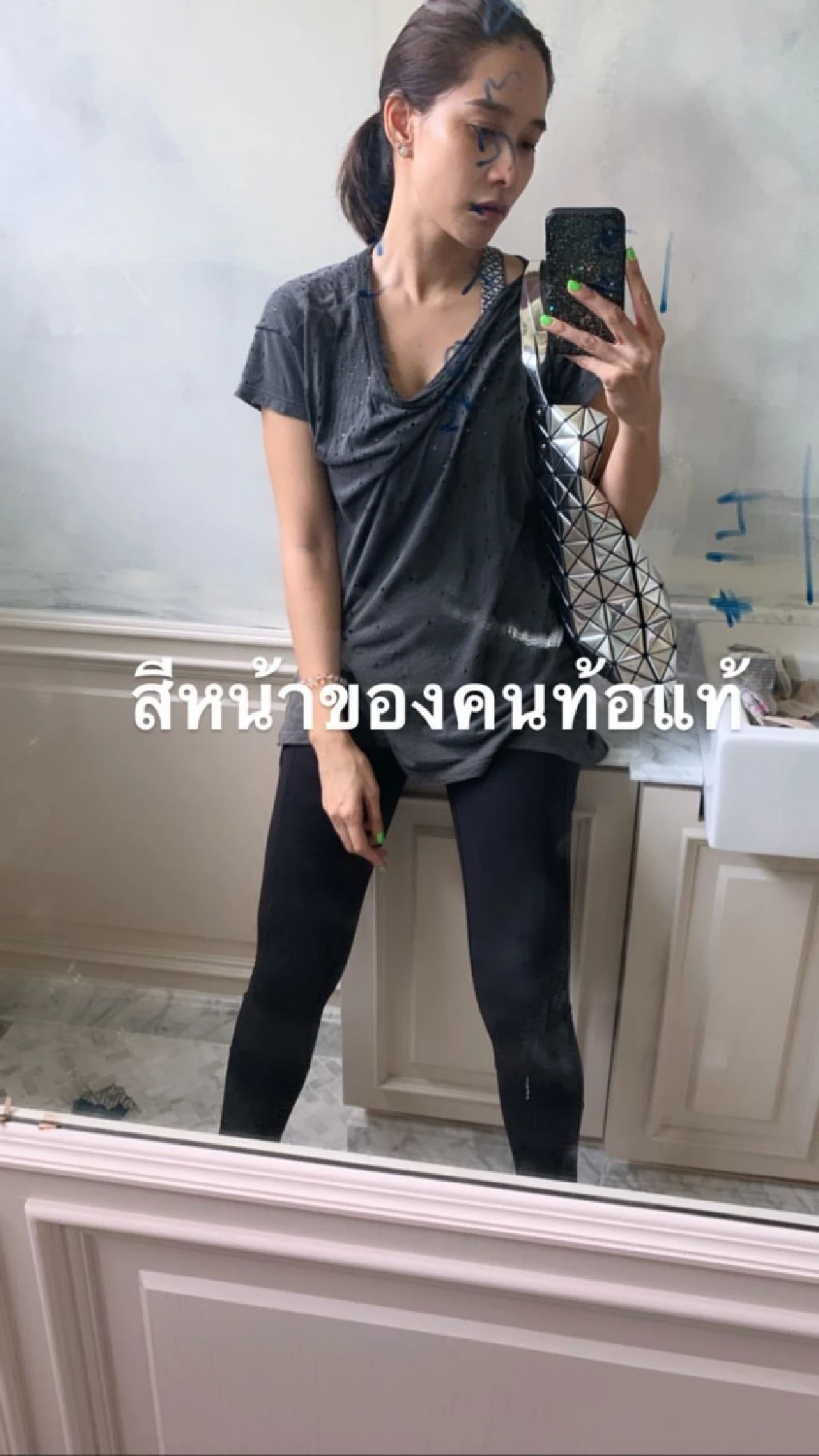 พลอย เฌอมาลย์ เดือด! ประจานผู้รับเหมาโกงเงินล้าน หลังจ้างสร้างสระว่ายน้ำ