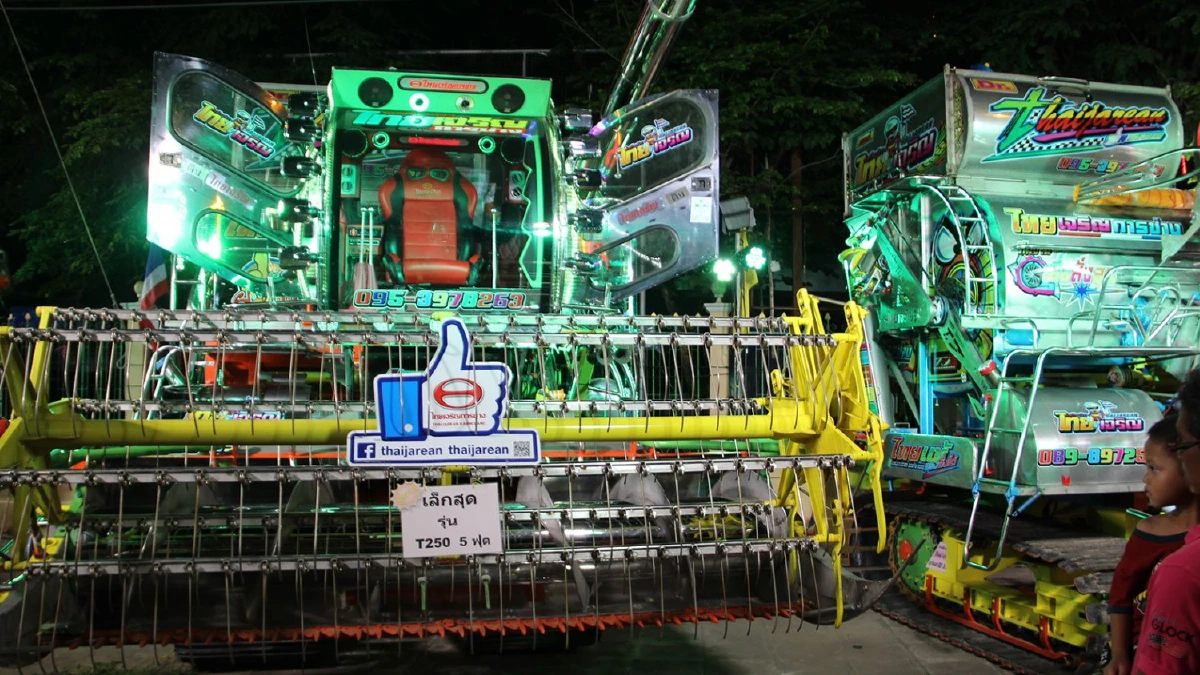 หัวใส! ผลิตรถเกี่ยวข้าวสุดไฮเทคเอาใจคนขับวัยรุ่น