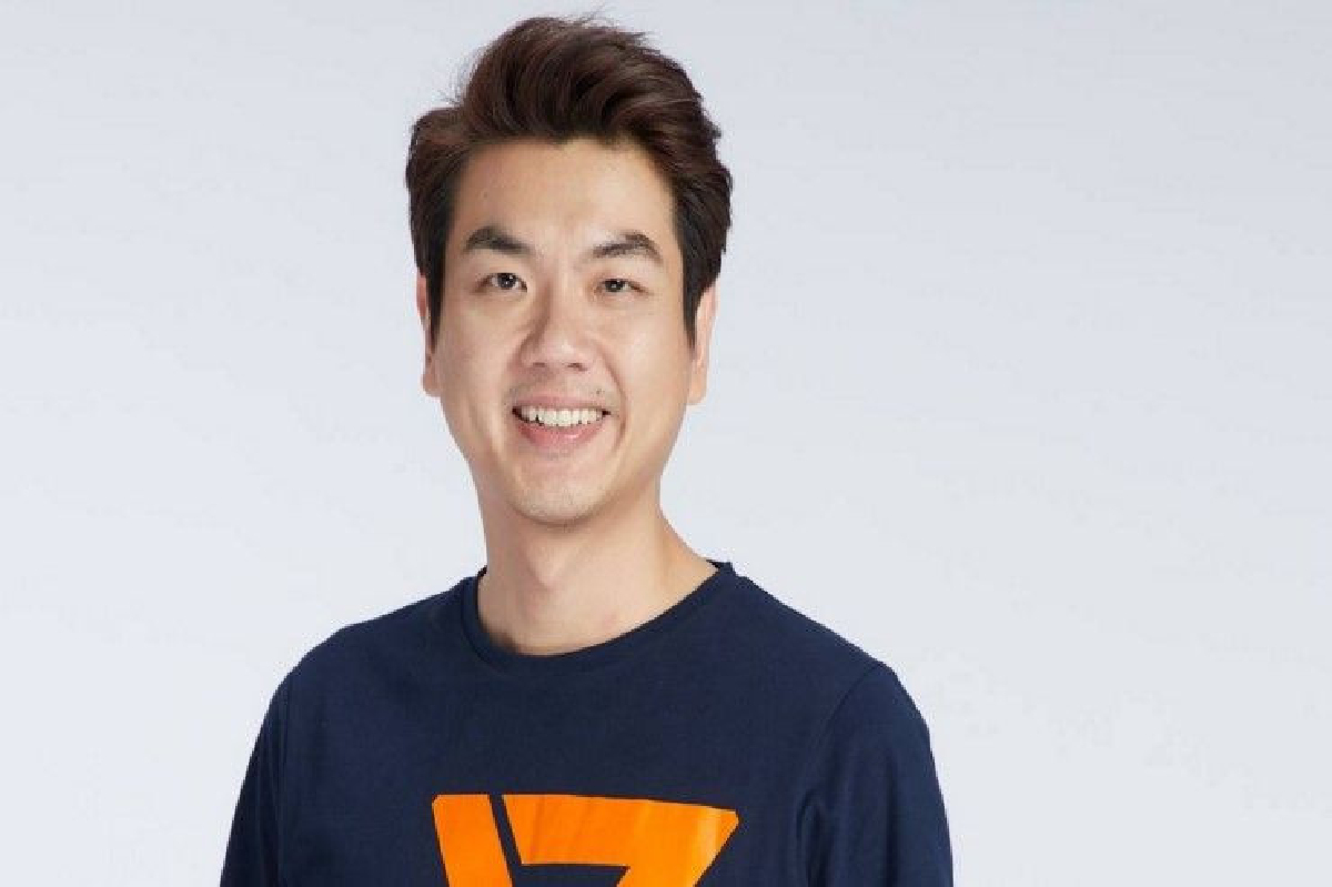 ปิยบุตร ยันไม่เป็นศัตรูกองทัพ-แต่อยากยุติวงจรรัฐประหาร ปิยบุตร ยันไม่เป็นศัตรูกองทัพ-แต่อยากยุติวงจรรัฐประหาร