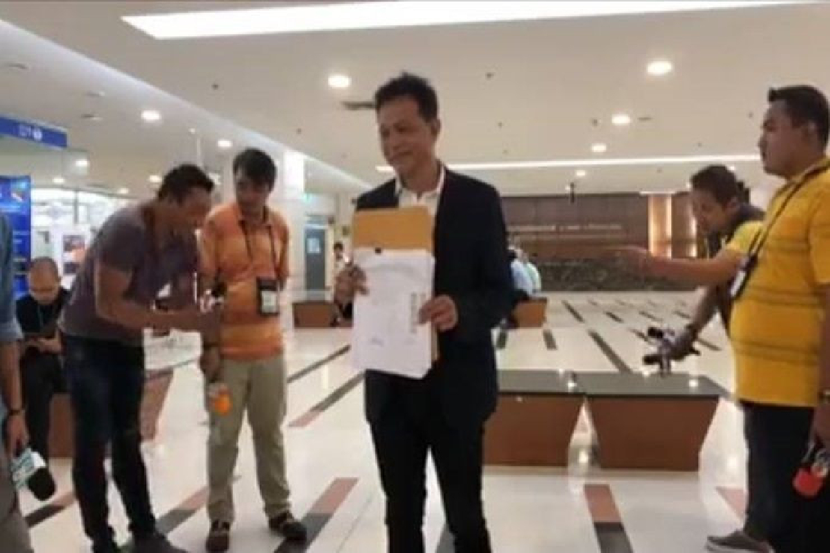 กก.บห.พรรคเพื่อนไทย ยื่นกกต.ขอลาออก กก.บห.พรรคเพื่อนไทย ยื่นกกต.ขอลาออก