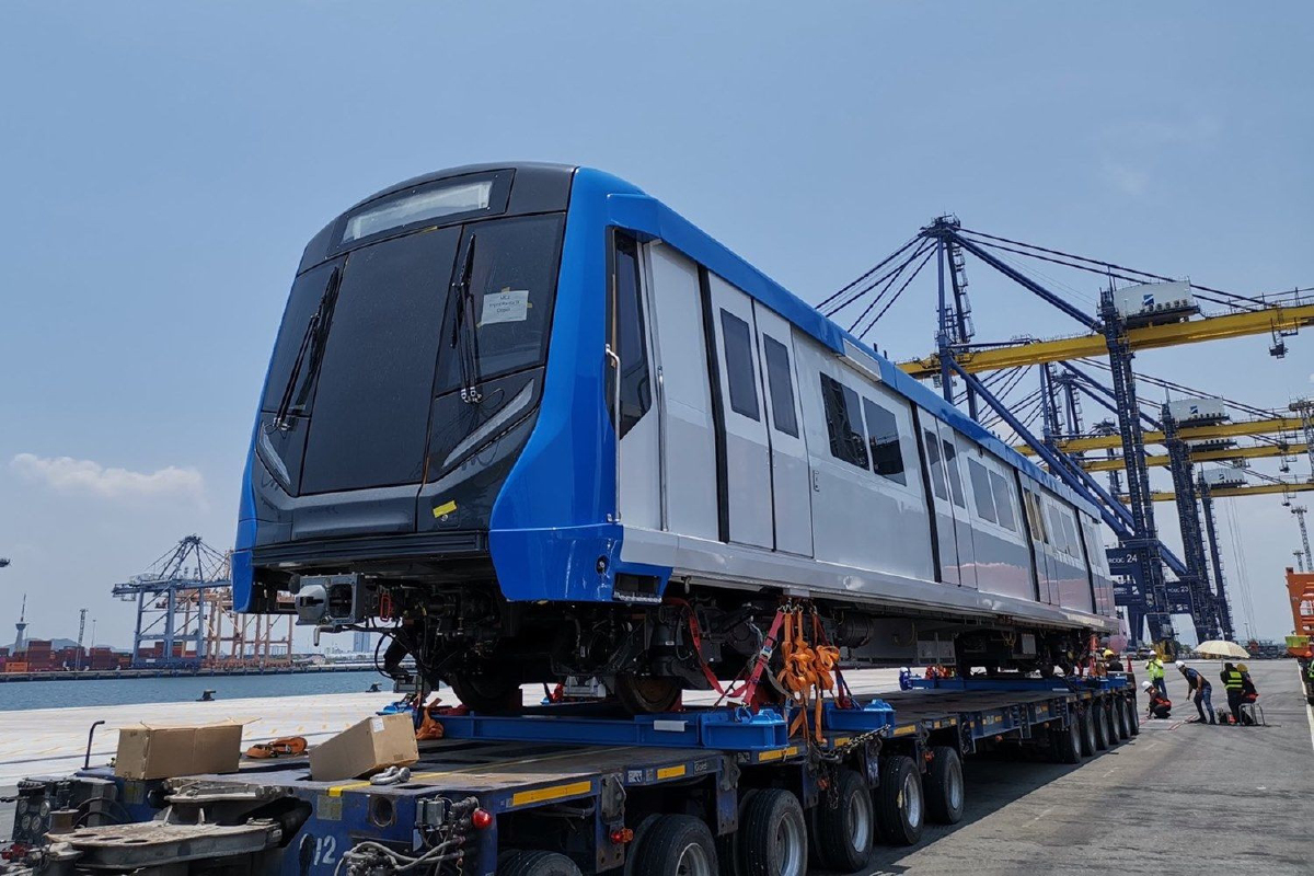 รถไฟฟ้าสายสีน้ำเงินขบวนแรกส่งถึงประเทศไทยแล้ว รถไฟฟ้าสายสีน้ำเงินขบวนแรกส่งถึงประเทศไทยแล้ว
