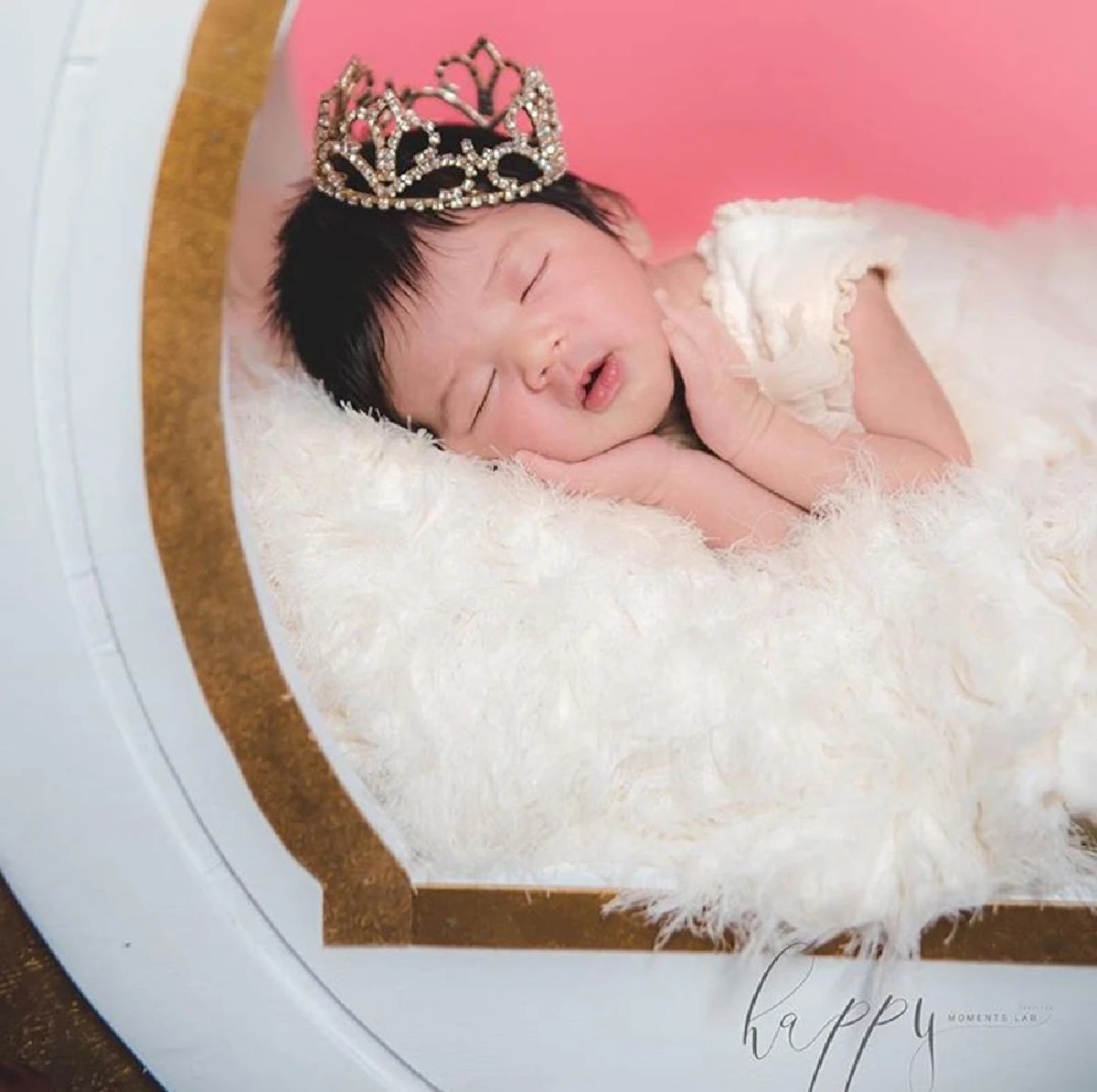 10 ภาพ น้องดิสนีย์ ลูกสาว อุ้ม ลักขณา ถ่ายแบบครั้งแรกน่ารักละมุนมาก