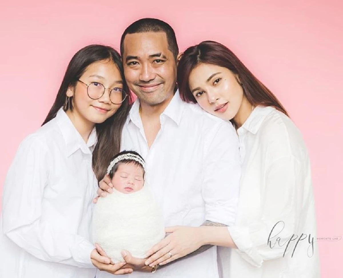 10 ภาพ น้องดิสนีย์ ลูกสาว อุ้ม ลักขณา ถ่ายแบบครั้งแรกน่ารักละมุนมาก