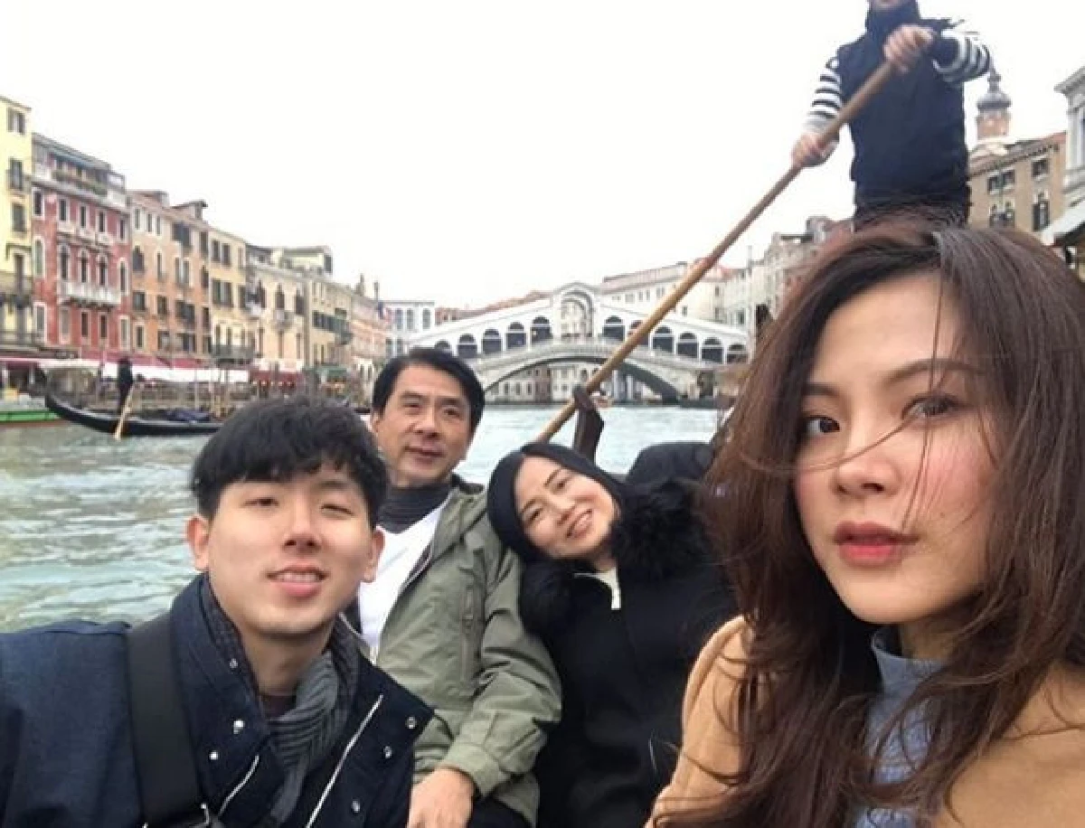 คุณพ่อใบเฟิร์น ดีใจสุดขีด! ตื่นมาเจอเซอร์ไพรส์ด้วยรถป้ายแดงจากลูกสาว