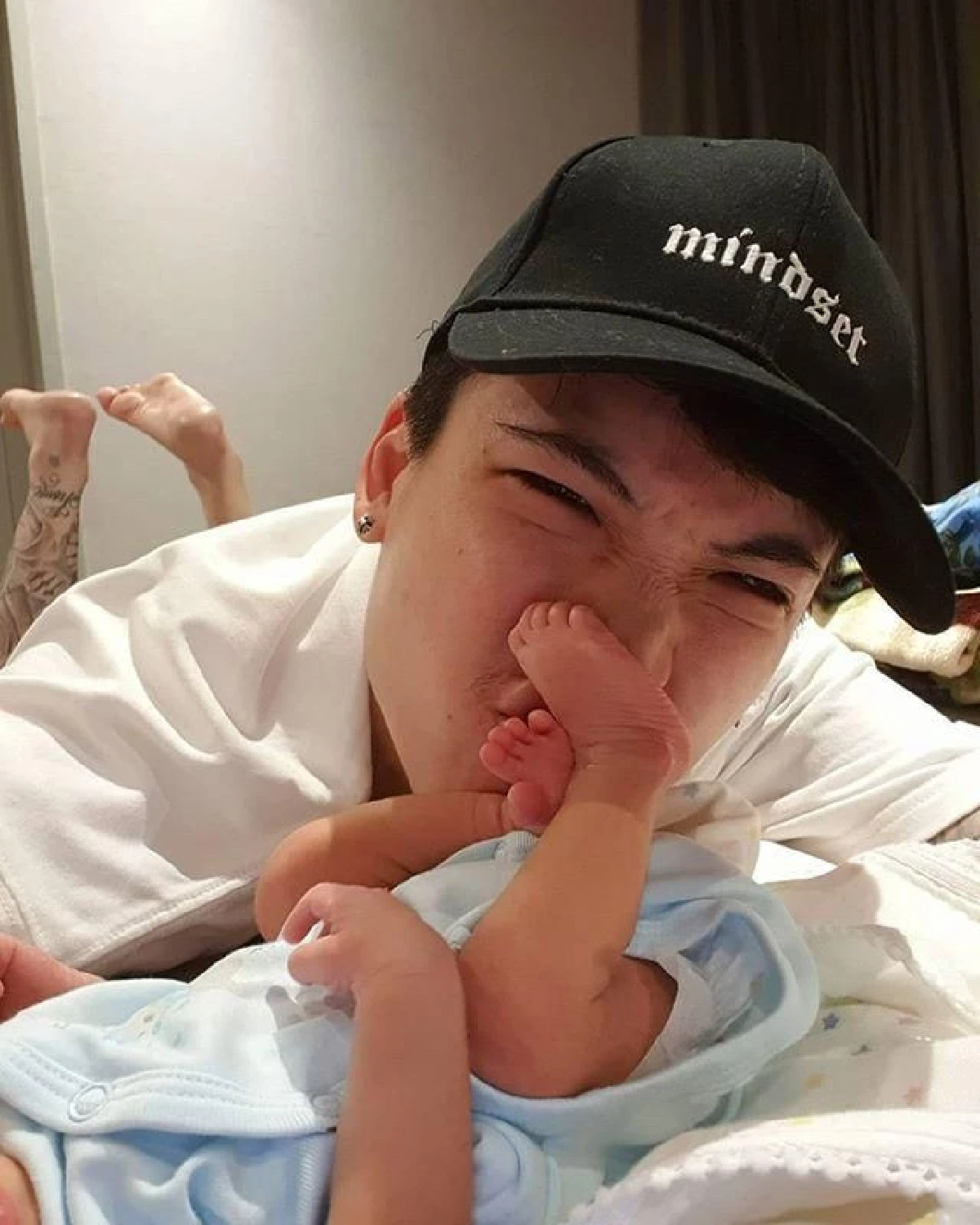 มาร์กี้ แอบถ่ายสามี ป๊อก หลับไปพร้อมกับ น้องมีก้า พ่อลูกน่าเอ็นดูสุดๆ