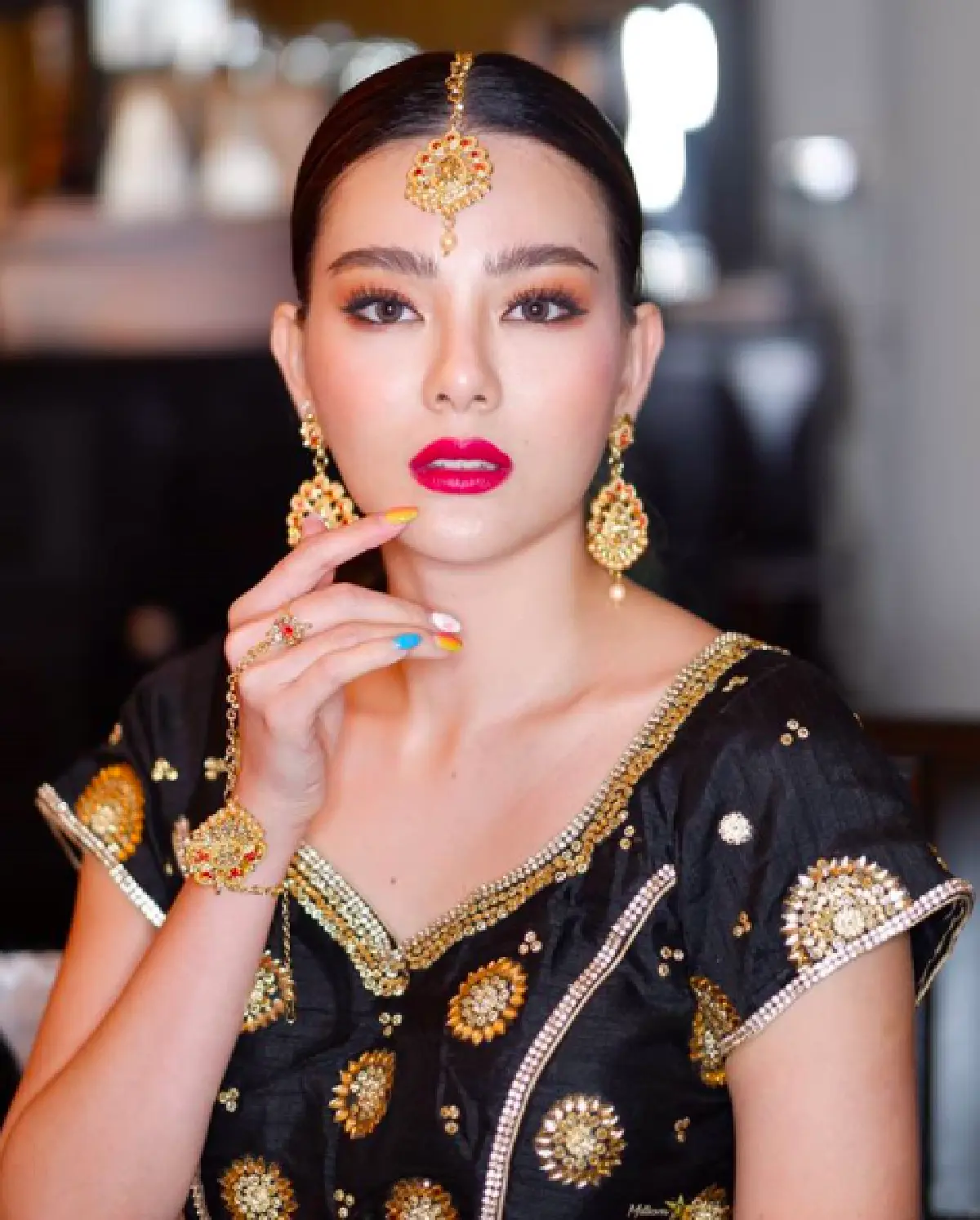 ส่องภาพเหล่าคนบันเทิงจัดเต็มแฟชั่นอินเดีย ร่วมงานปาร์ตี้ Bombay Night