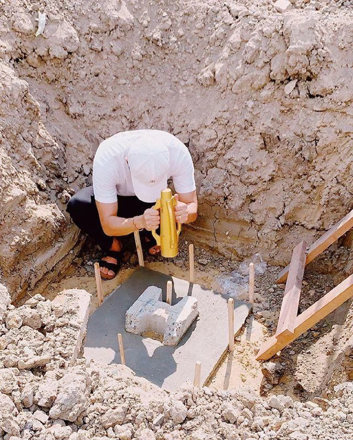 “บี้-กุ๊บกิ๊บ" ลงเสาเอกสร้างบ้านหลังใหม่สุดอลังการ พร้อมโชว์เลขเด็ดขันน้ำมนต์