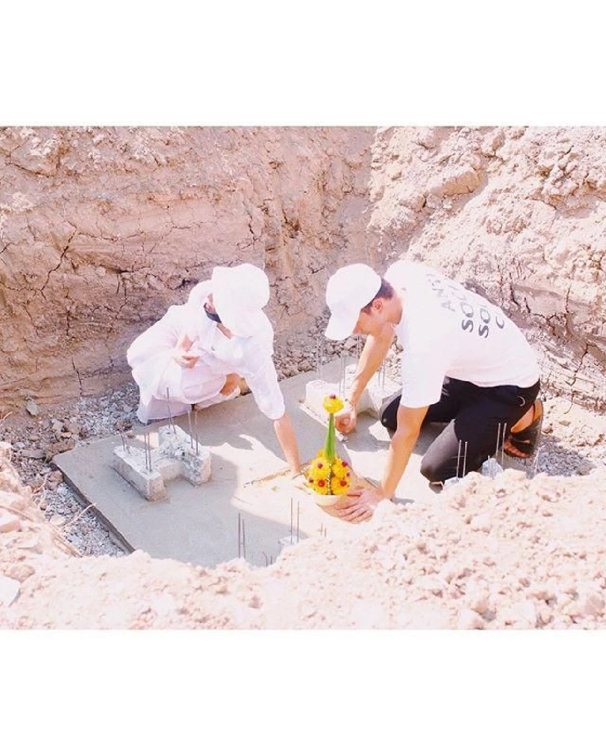 “บี้-กุ๊บกิ๊บ" ลงเสาเอกสร้างบ้านหลังใหม่สุดอลังการ พร้อมโชว์เลขเด็ดขันน้ำมนต์