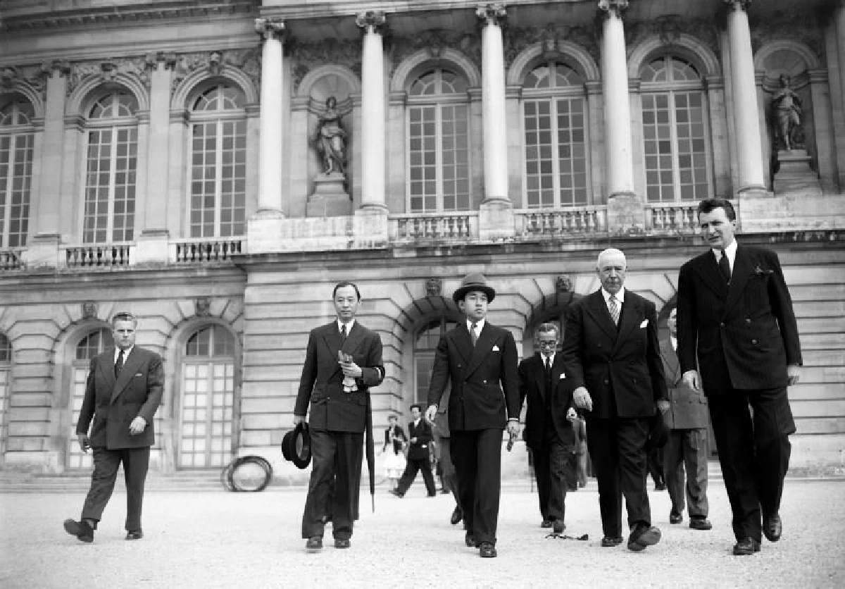 พระจักรพรรดิอากิฮิโตะ: ชีวิตและรัชสมัยเฮเซผ่านภาพถ่ายประวัติศาสตร์