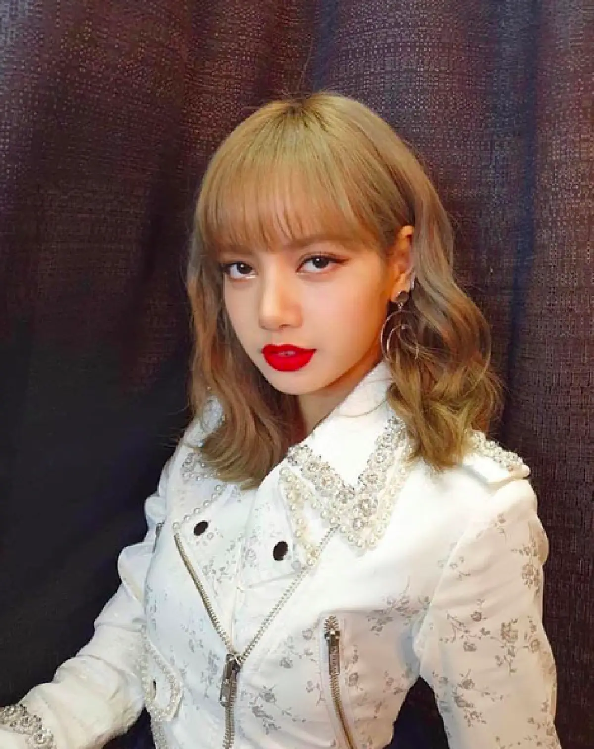 สไตล์ลิสต์ Blackpink ออกมาเผยเอง กับความลับหน้าม้าไม่แตกของ “ลิซ่า”