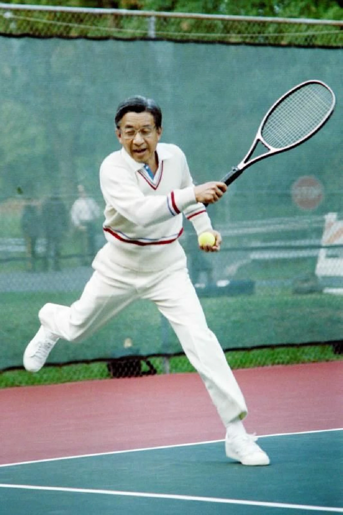 พระจักรพรรดิอากิฮิโตะ: ชีวิตและรัชสมัยเฮเซผ่านภาพถ่ายประวัติศาสตร์