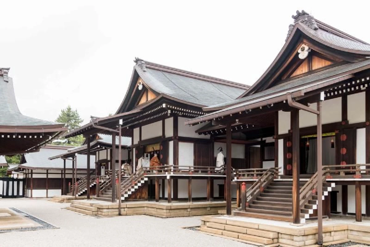 สมเด็จพระจักรพรรดิอากิฮิโตะ เริ่มประกอบพิธีสละราชสมบัติ