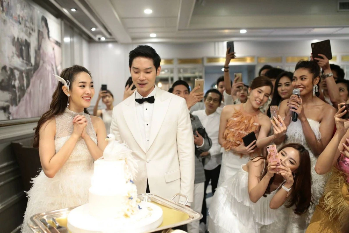 ออร่าเจ้าสาวจับ! มิน พีชญา ปาร์ตี้วันเกิด 30 ปี จัดเต็มความหวานคล้ายงานวิวาห์