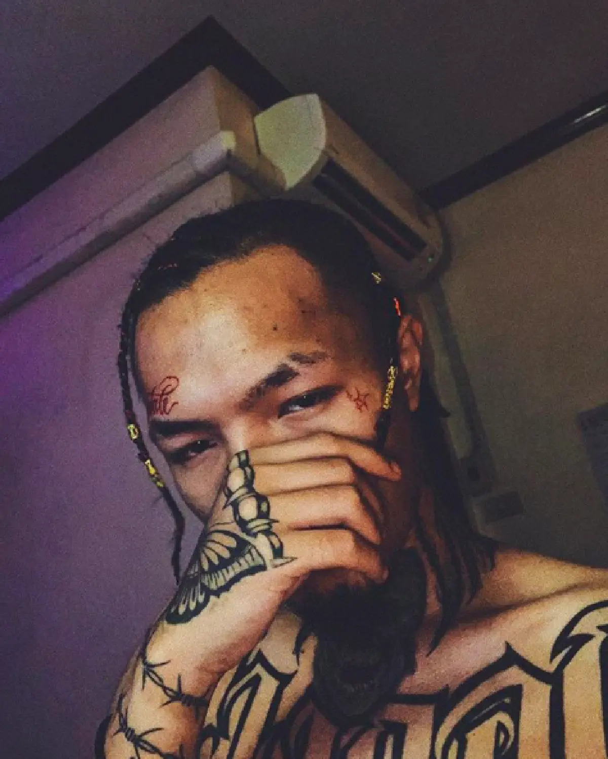 ส่องภาพรอยสักบนใบหน้าของเหล่าหนุ่มๆ แรปเปอร์ศิลปะที่ได้รับความนิยมอย่างมาก