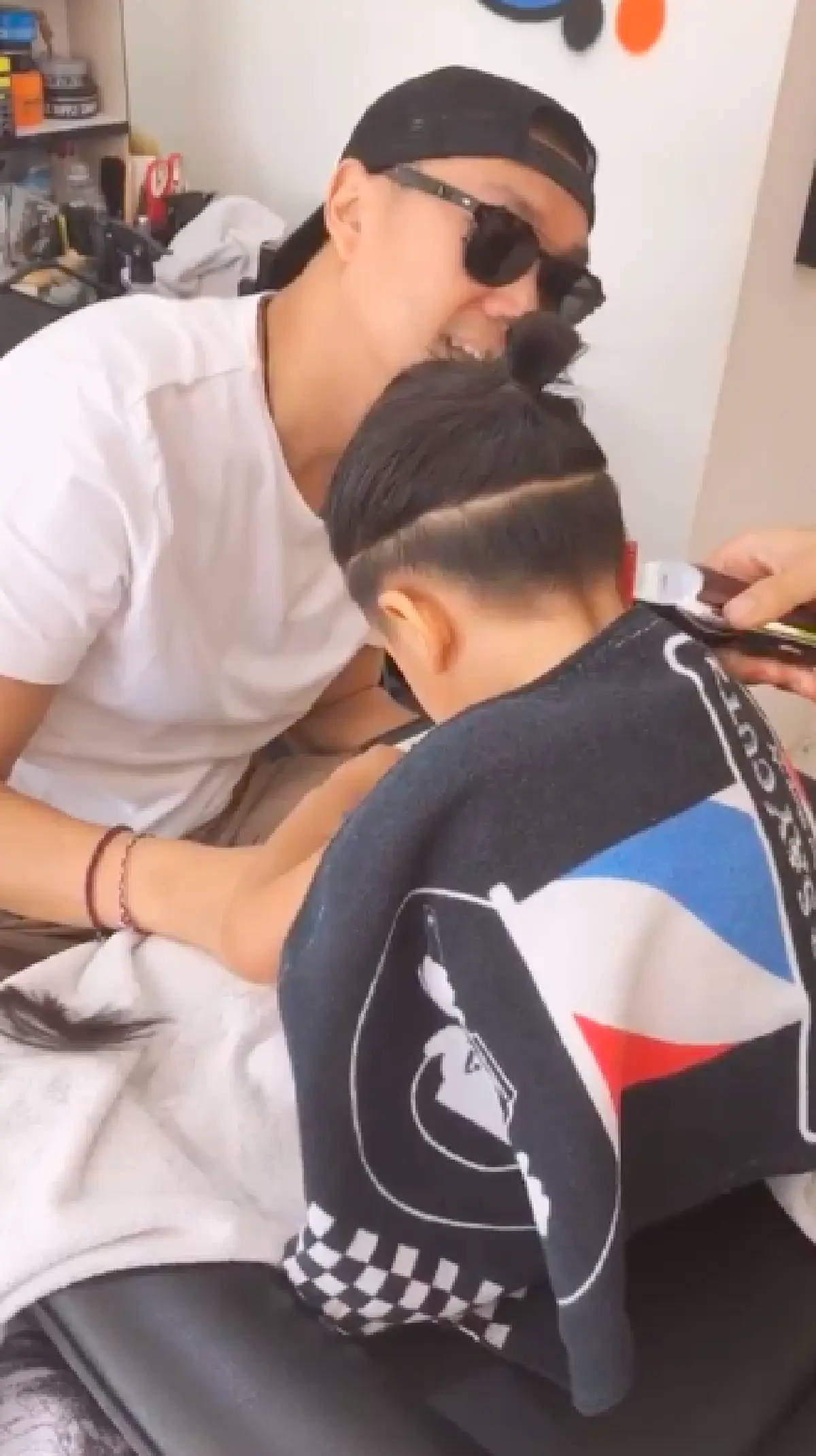 "น้องเร” ลูกชาย "ทาทา ยัง” ตัดผมทรงใหม่ หลังลงทุนไว้ผมยาวเพื่อทำทรงนี้โดยเฉพาะ