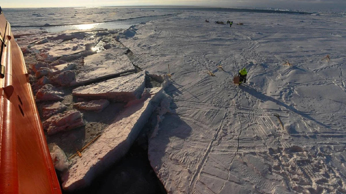 นักวิทย์รัสเซียทิ้งฐานวิจัยขั้วโลกเหนือ หนีน้ำแข็งอาร์กติกละลาย