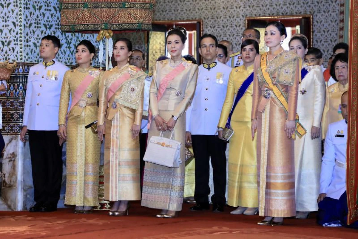 ประมวลภาพประวัติศาสตร์พระราชพิธีบรมราชาภิเษก