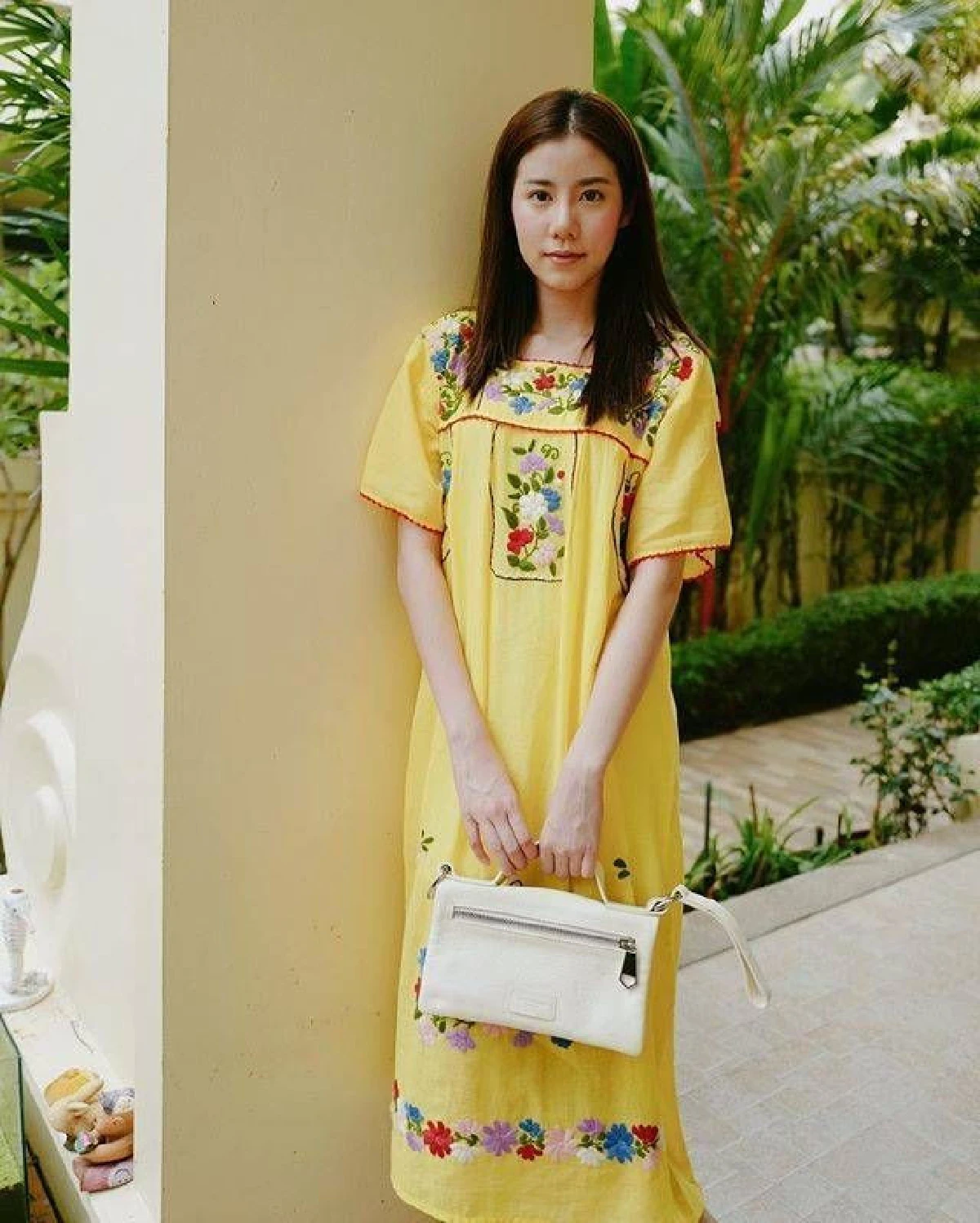 ส่องแฟชั่นชุดสีเหลืองของเหล่าซุปตาร์ สวยดูดีอย่างมีสไตล์