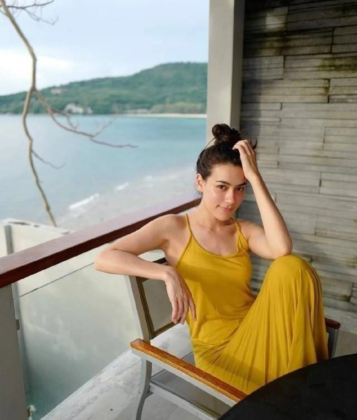 ส่องแฟชั่นชุดสีเหลืองของเหล่าซุปตาร์ สวยดูดีอย่างมีสไตล์