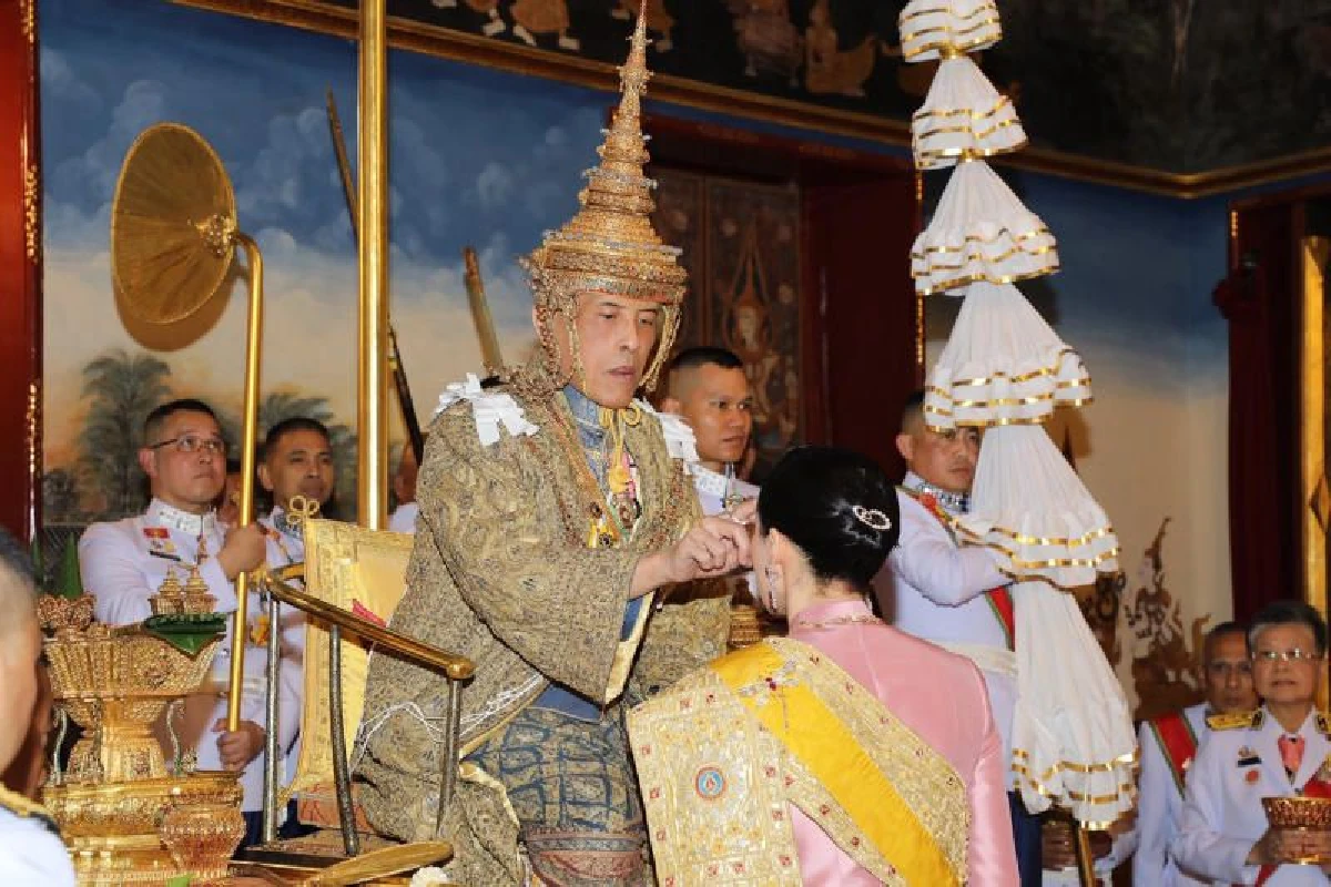 ประมวลภาพประวัติศาสตร์พระราชพิธีบรมราชาภิเษก