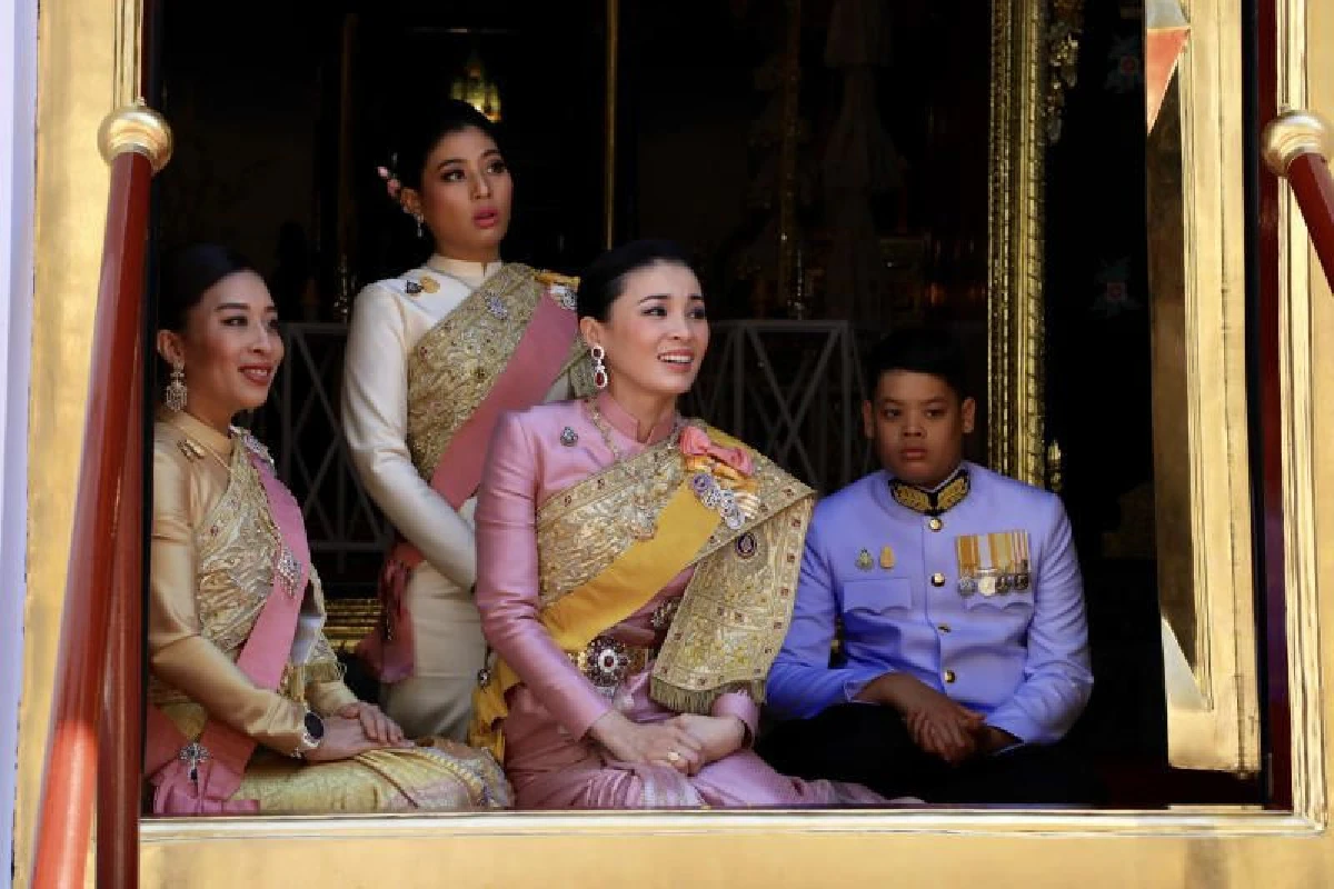 ประมวลภาพประวัติศาสตร์พระราชพิธีบรมราชาภิเษก