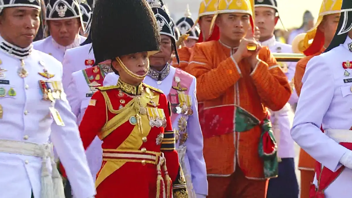 ปีติ "สมเด็จพระบรมราชินี-สมเด็จเจ้าฟ้าพัชรกิติยาภาฯ" ทรงร่วมริ้วขบวนเสด็จฯเลียบพระนคร