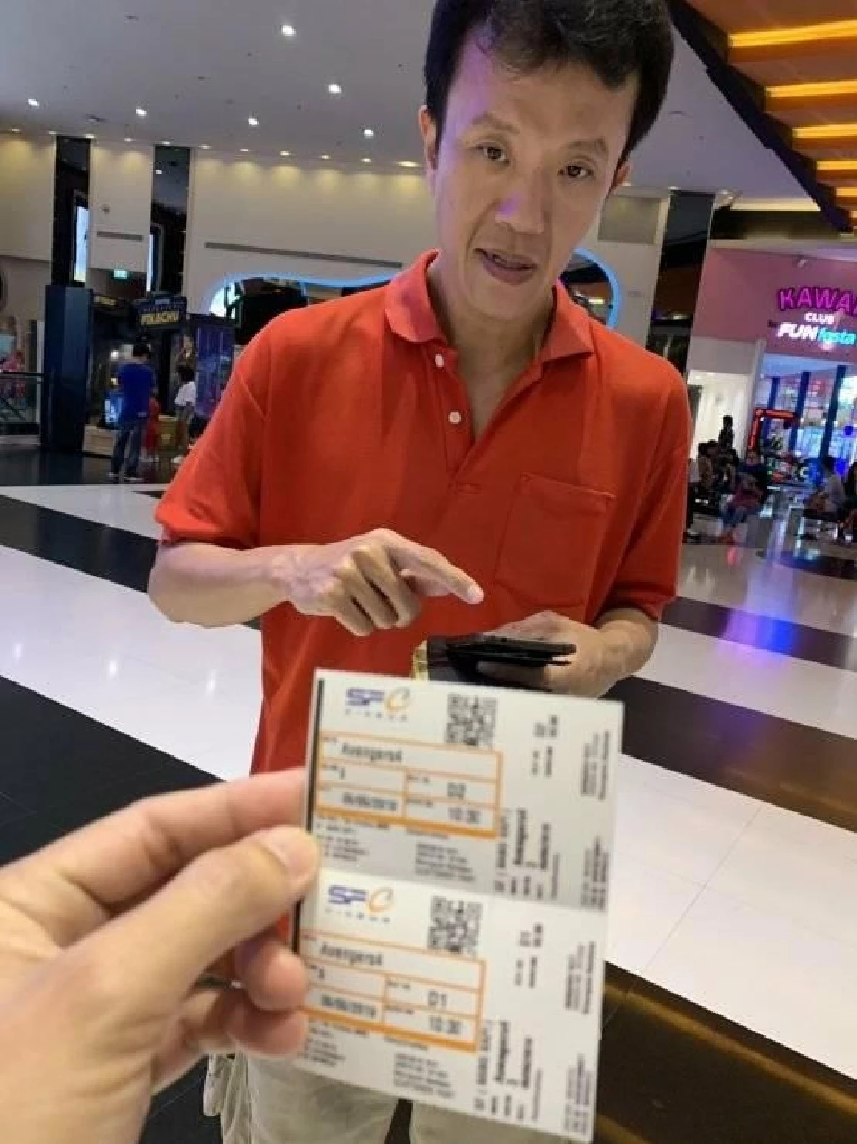เอกชัย ยิ้มได้ตำรวจพาเที่ยว-ดู "Avengers" ฟรี