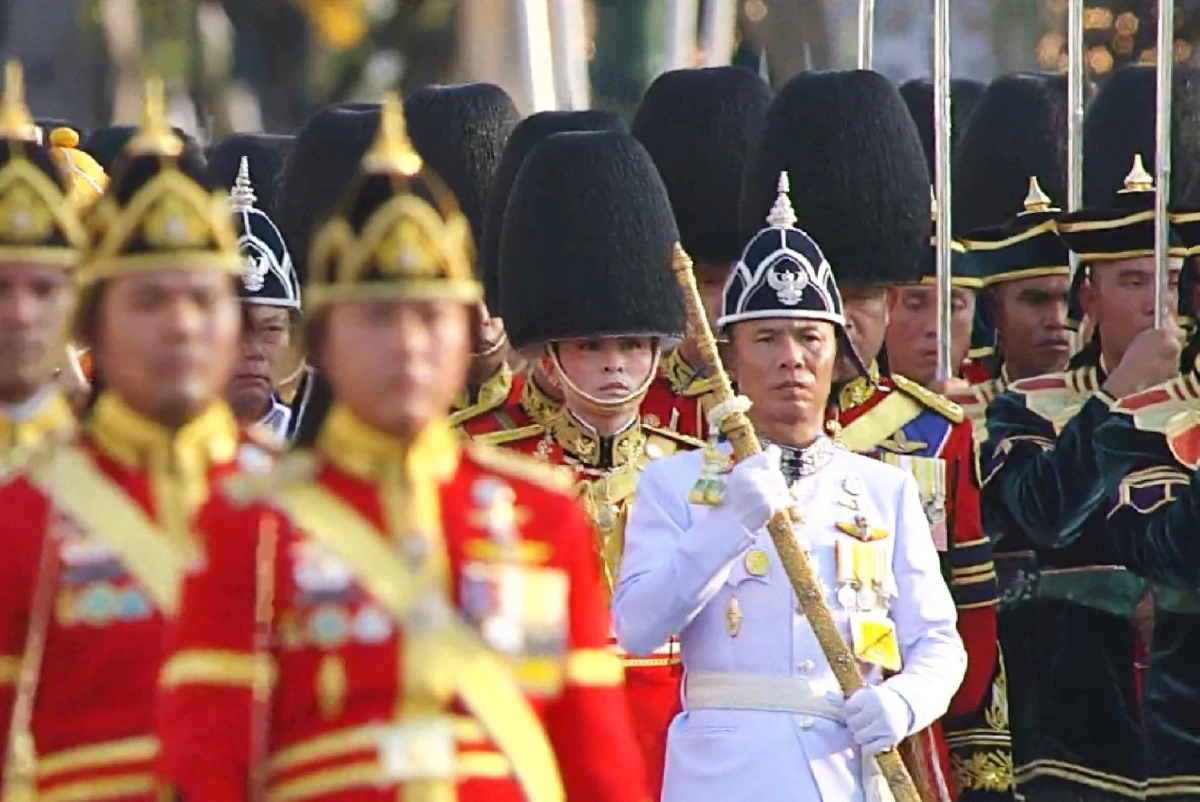 ปีติ "สมเด็จพระบรมราชินี-สมเด็จเจ้าฟ้าพัชรกิติยาภาฯ" ทรงร่วมริ้วขบวนเสด็จฯเลียบพระนคร