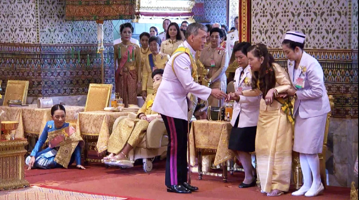 ประมวลภาพ พระราชพิธีเฉลิมพระปรมาภิไธย พระนามาภิไธย และ สถาปนาพระฐานันดรศักดิ์