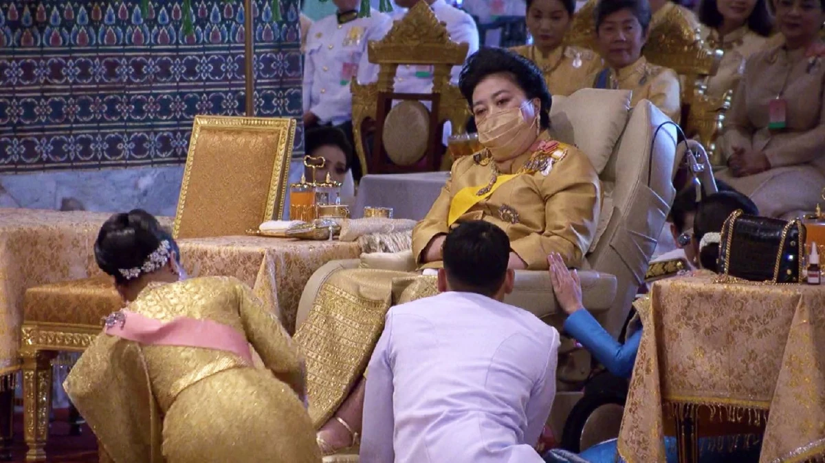 ประมวลภาพ พระราชพิธีเฉลิมพระปรมาภิไธย พระนามาภิไธย และ สถาปนาพระฐานันดรศักดิ์
