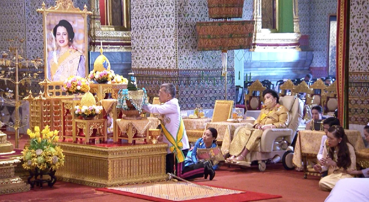 ประมวลภาพ พระราชพิธีเฉลิมพระปรมาภิไธย พระนามาภิไธย และ สถาปนาพระฐานันดรศักดิ์