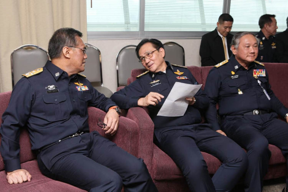 กกต.ถกมาราธอนจับตาเคาะคดี"ธนาธร" ให้ทันประกาศรับรอง8พ.ค. กกต.ถกมาราธอนจับตาเคาะคดี"ธนาธร" ให้ทันประกาศรับรอง8พ.ค.
