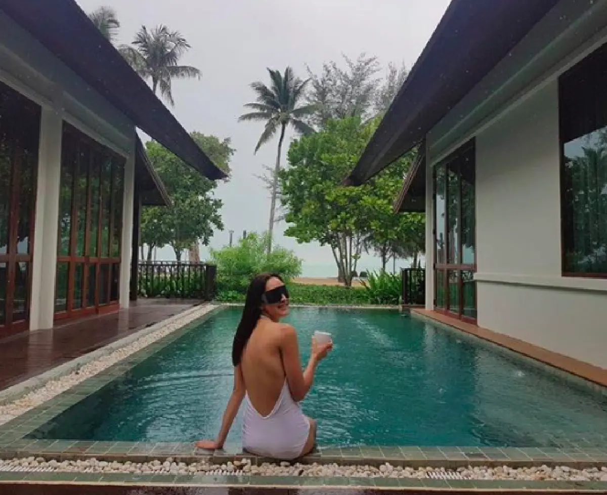 “ตุ๊ก ชนกวนันท์” พา “น้องแพรว-น้องภูมิ” เล่นเซิร์ฟทะเลภูเก็ต บอกเลยแม่ยังเปรี้ยวและหุ่นแซ่บมากๆ