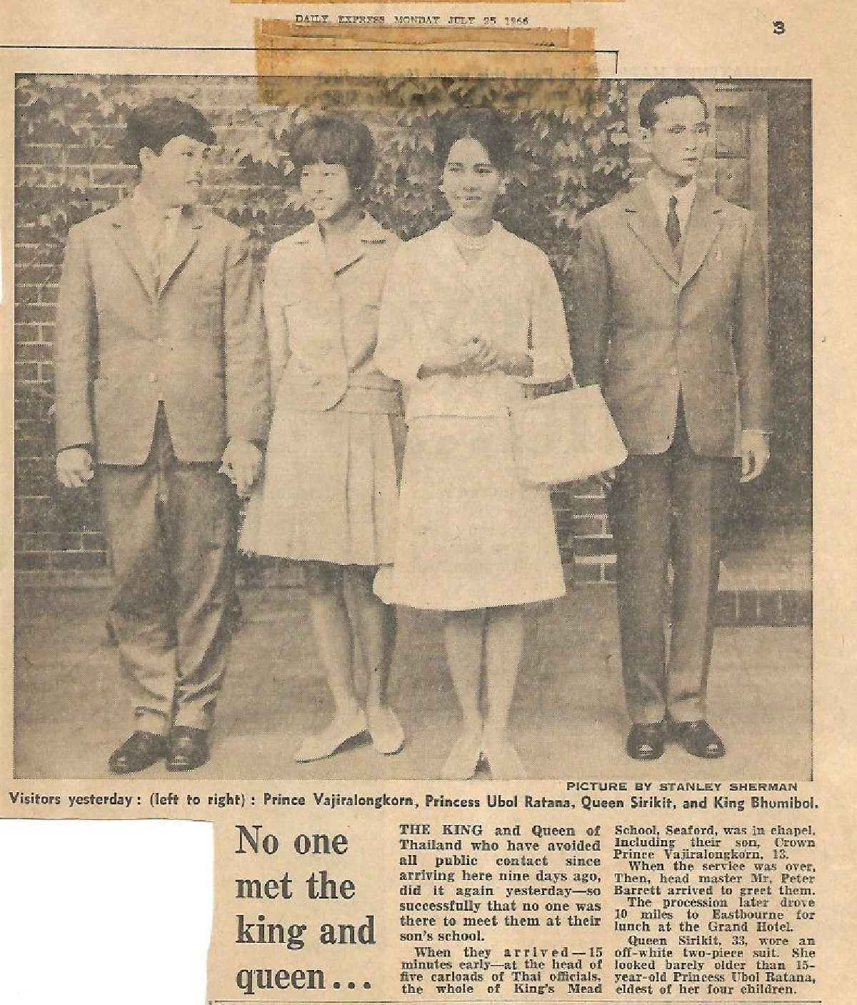 หาชมยาก อังกฤษเชิญพระบรมฉายาลักษณ์ในหลวงรัชกาลที่10ที่โรงเรียนคิงสมีด