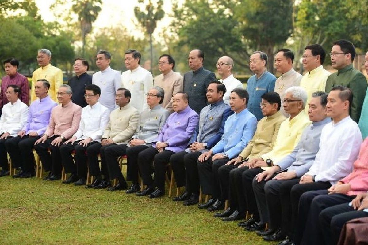 คาด18 รัฐมนตรีไขก็อกนั่งส.ว. คาด18 รัฐมนตรีไขก็อกนั่งส.ว.