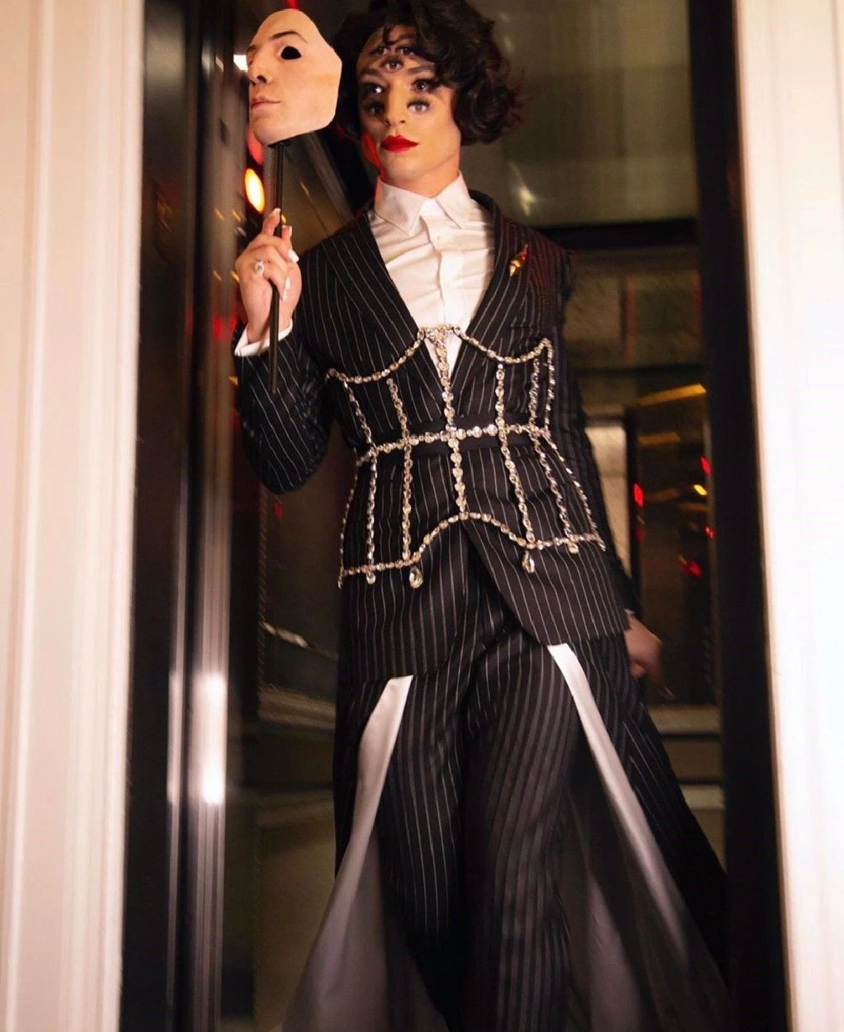 ที่สุดของฝ่ายชายโดดเด่นสะกดทุกสายตาบนพรมแดง #METGALA