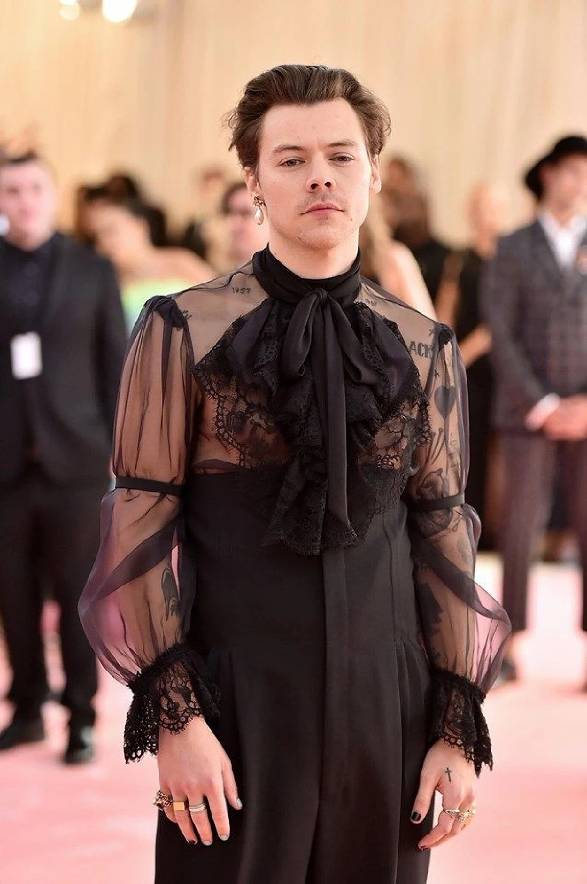 ที่สุดของฝ่ายชายโดดเด่นสะกดทุกสายตาบนพรมแดง #METGALA